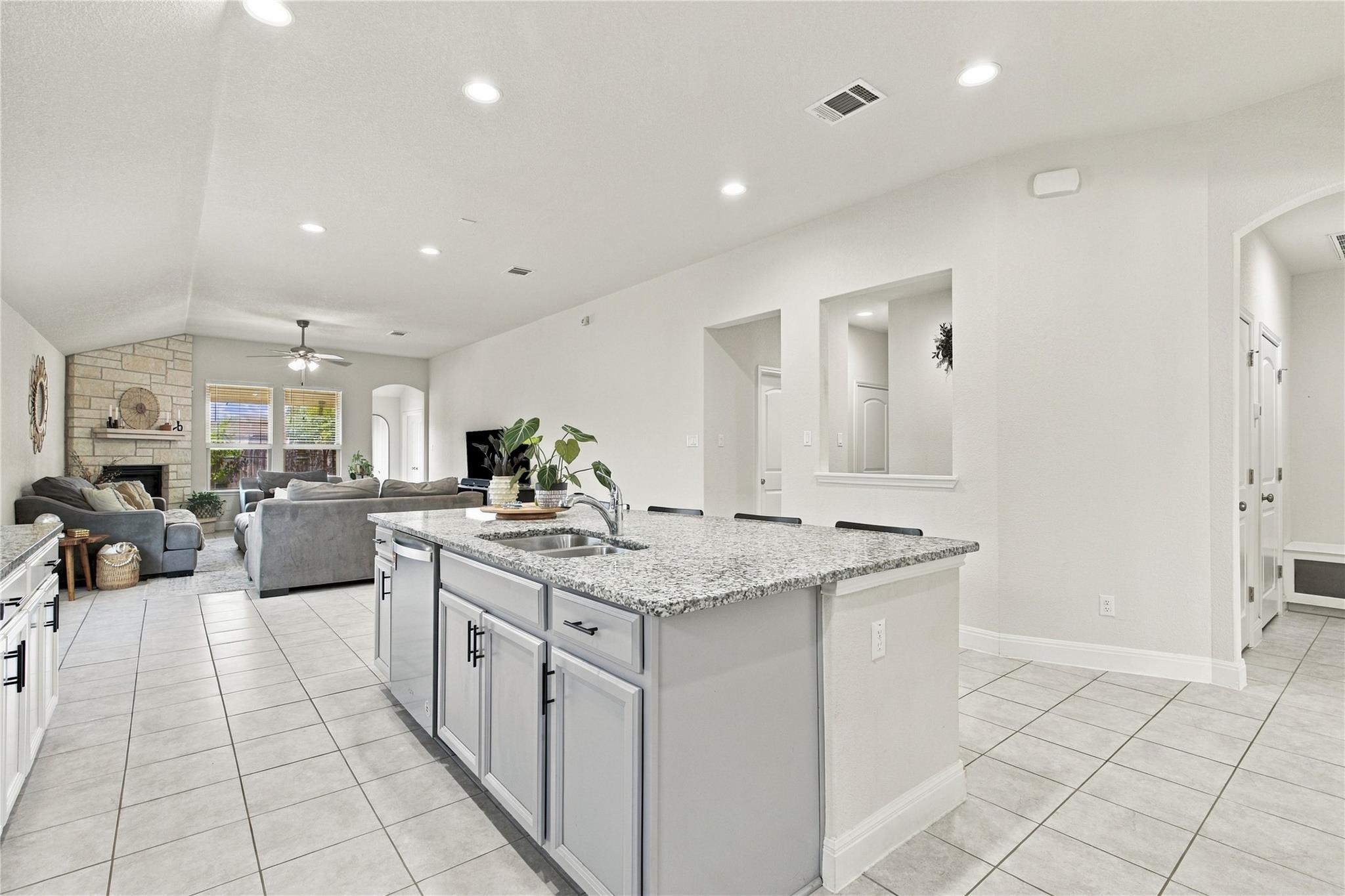 6025 Gimignano PL