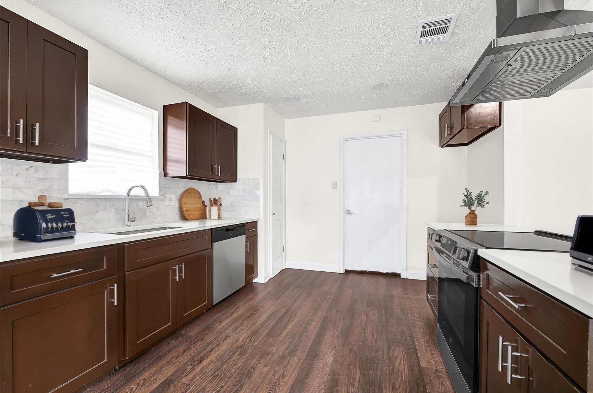 15907 Timber Valley Drive