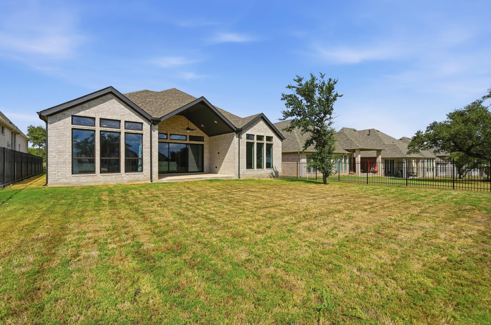461 Leaning Rock RDG