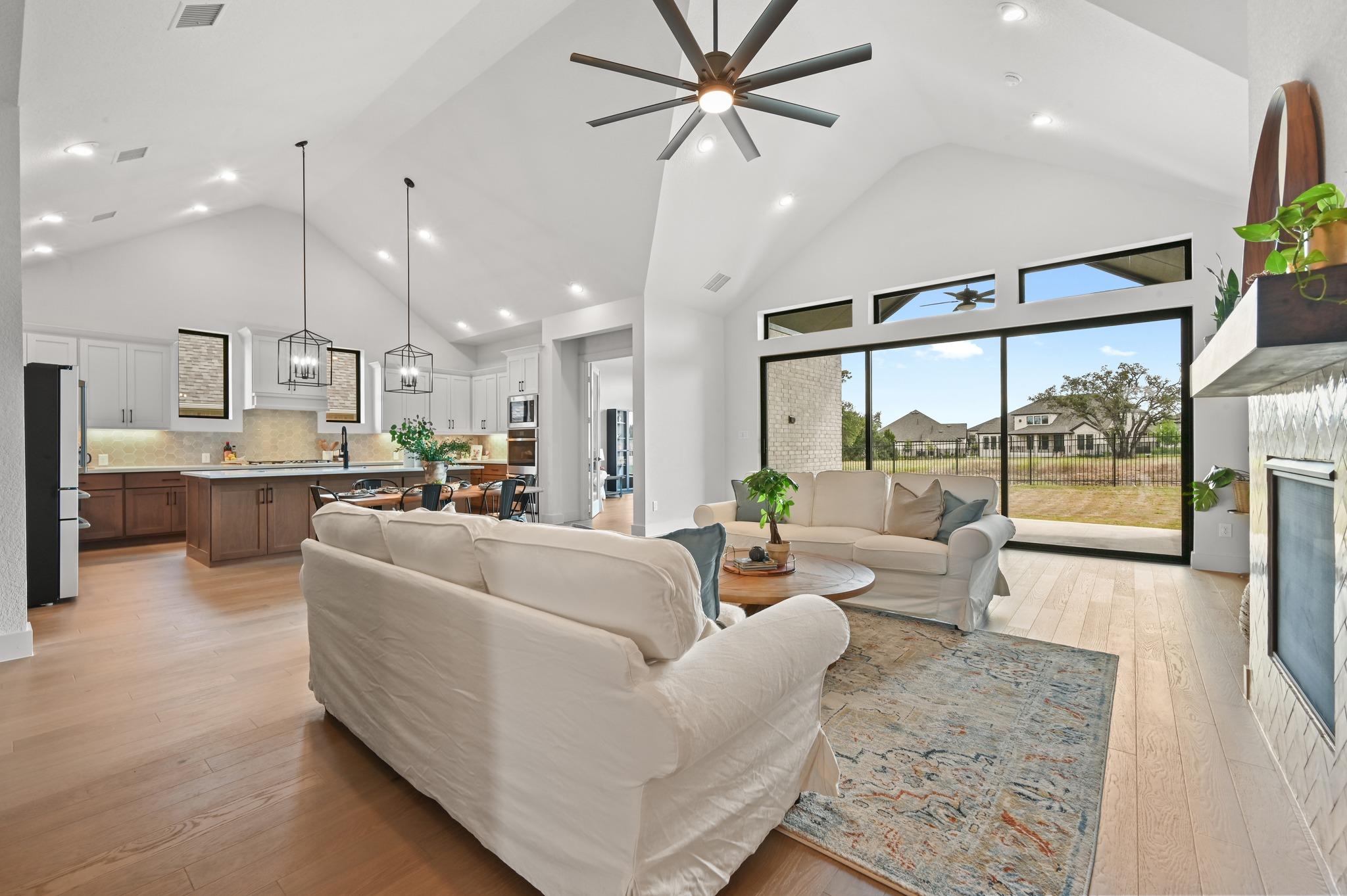 461 Leaning Rock RDG