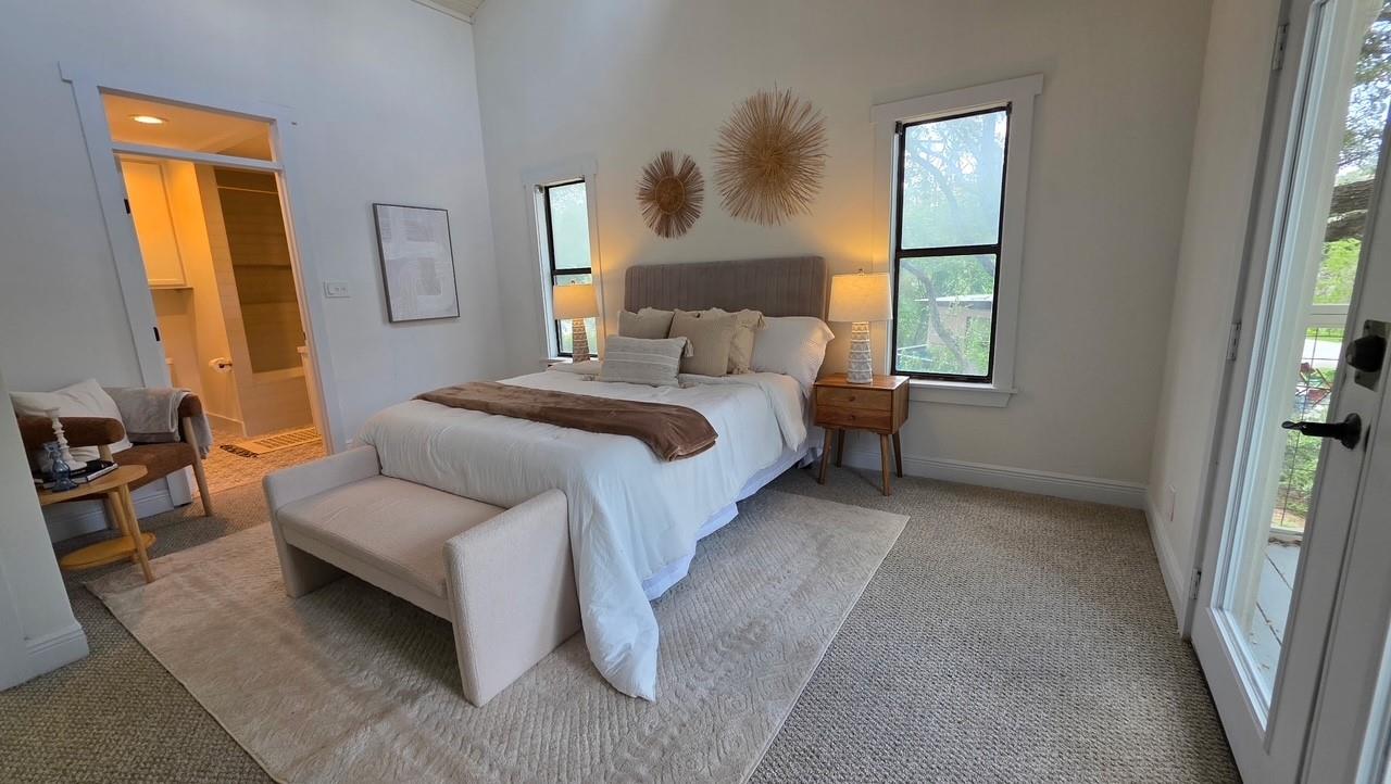 2802 De Soto DR