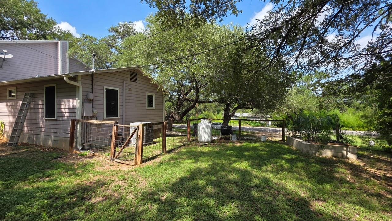 2802 De Soto DR