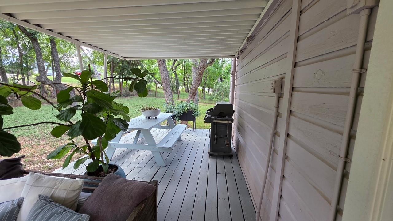 2802 De Soto DR
