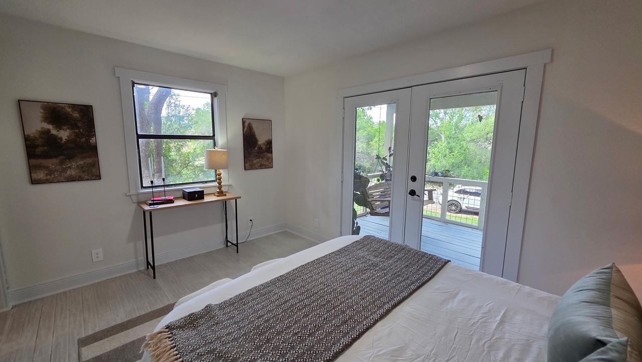 2802 De Soto DR