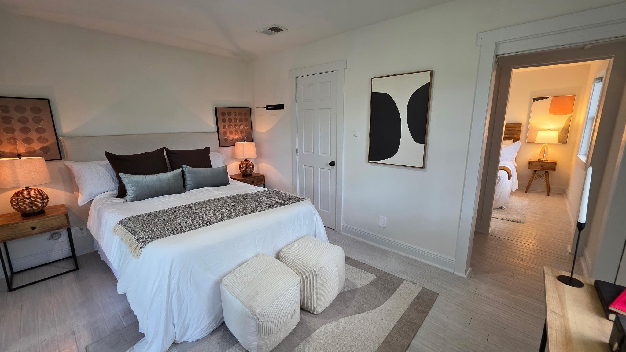 2802 De Soto DR