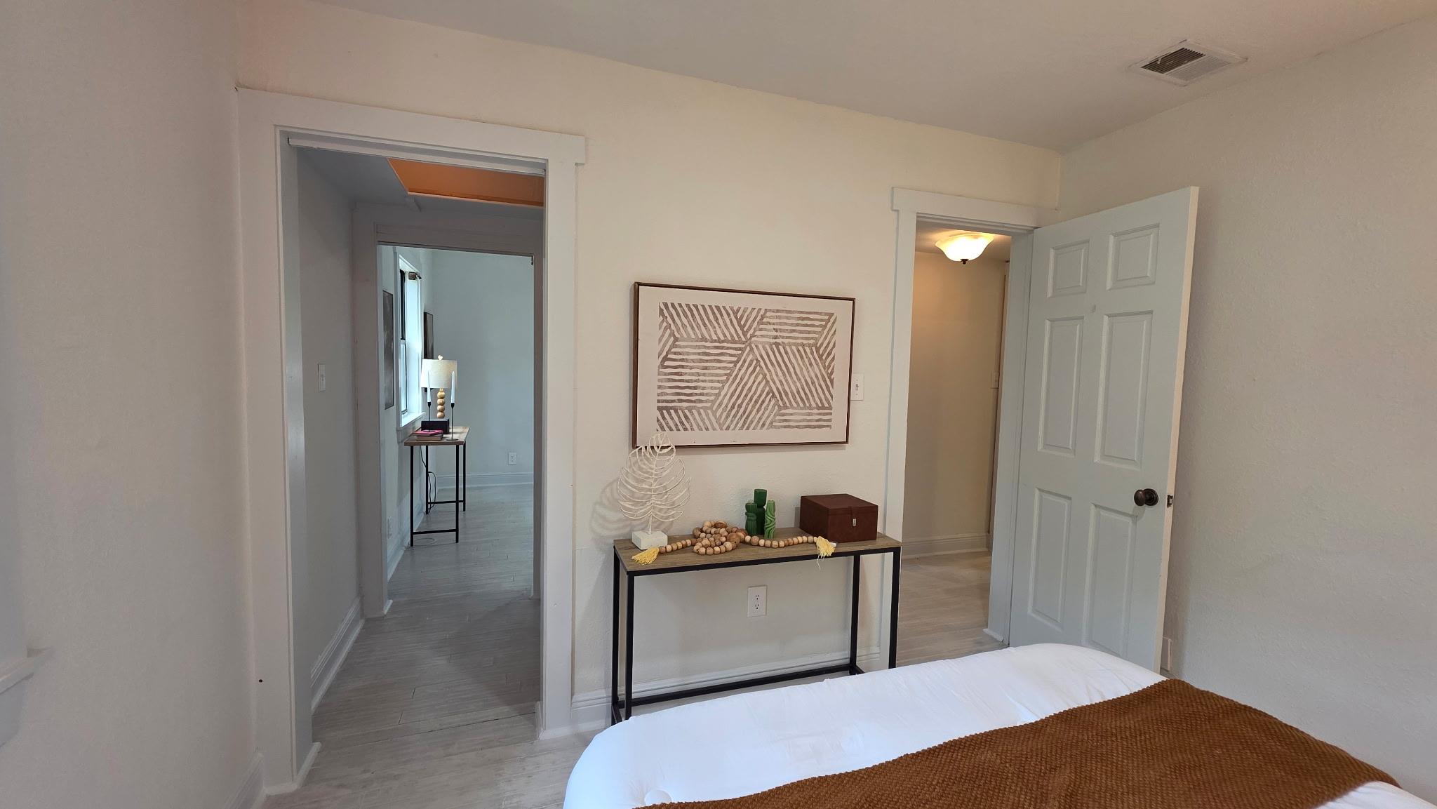 2802 De Soto DR
