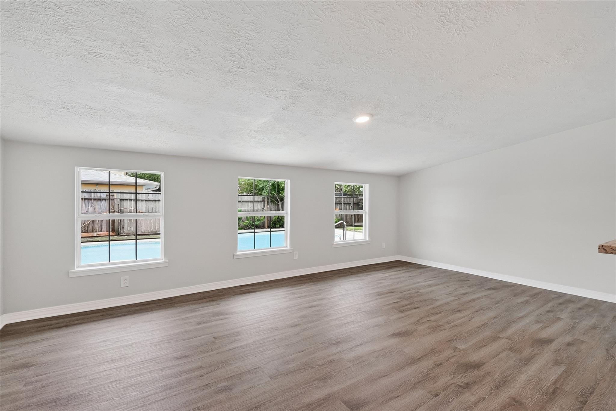 3 20th Avenue N