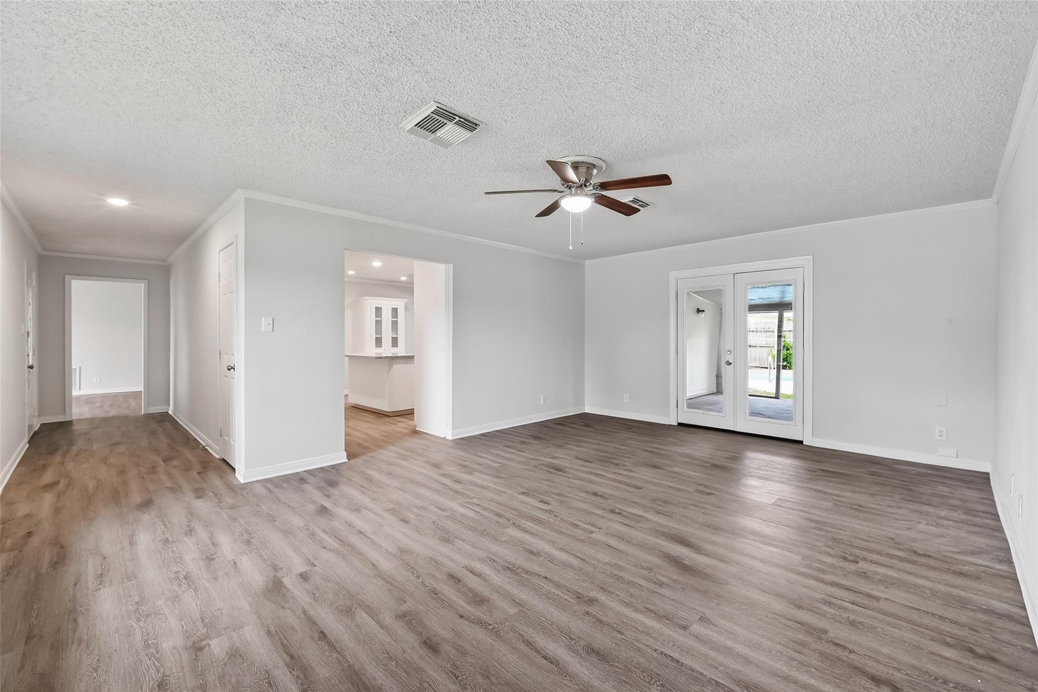 3 20th Avenue N