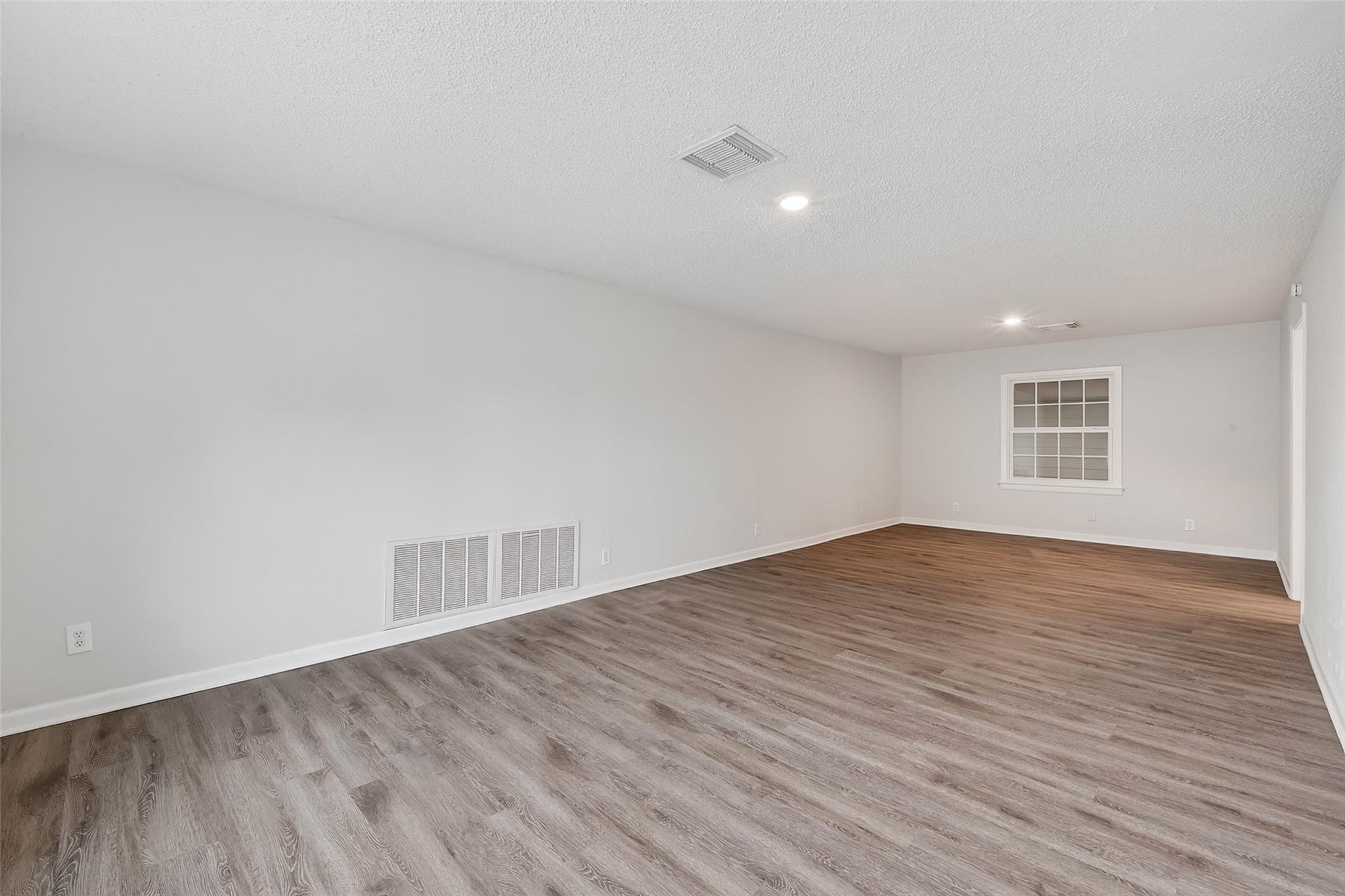 3 20th Avenue N