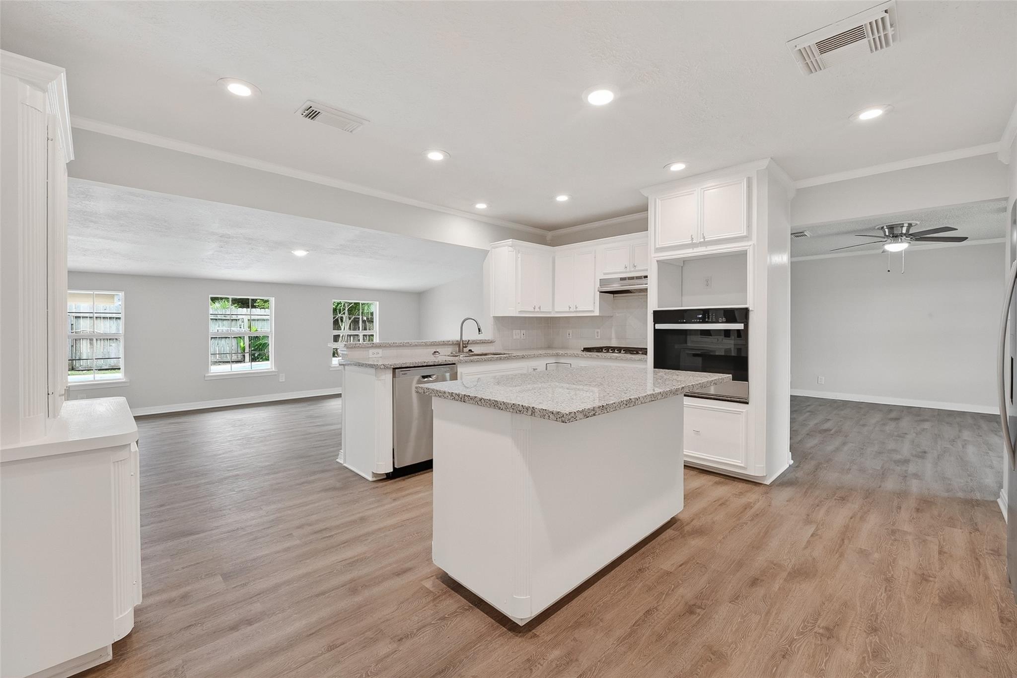 3 20th Avenue N