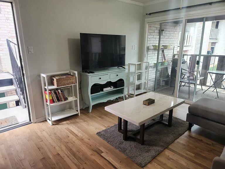 1304 Summit ST # 208