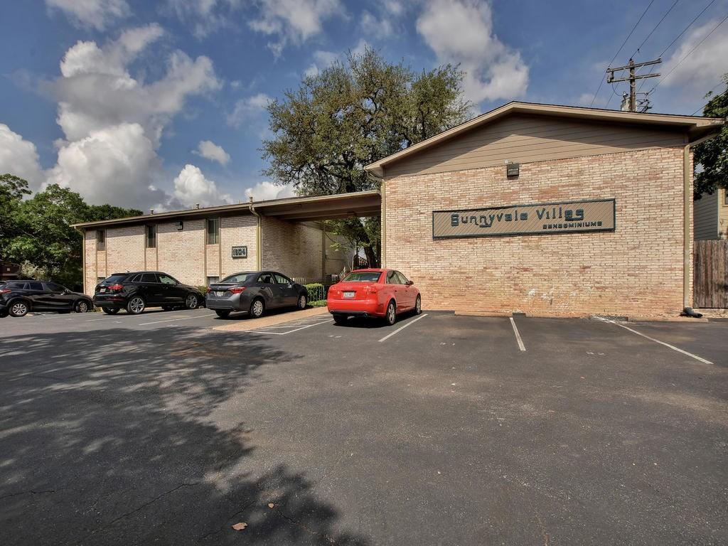 1304 Summit ST # 208