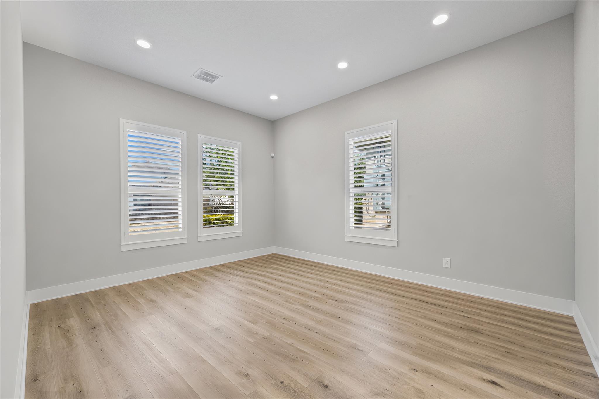 10824 E Crystal Falls PKWY E # 505