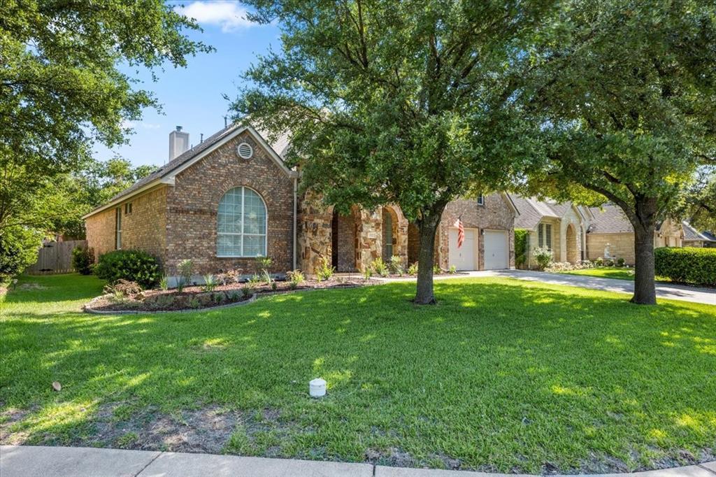 2127 Clear Lake PL