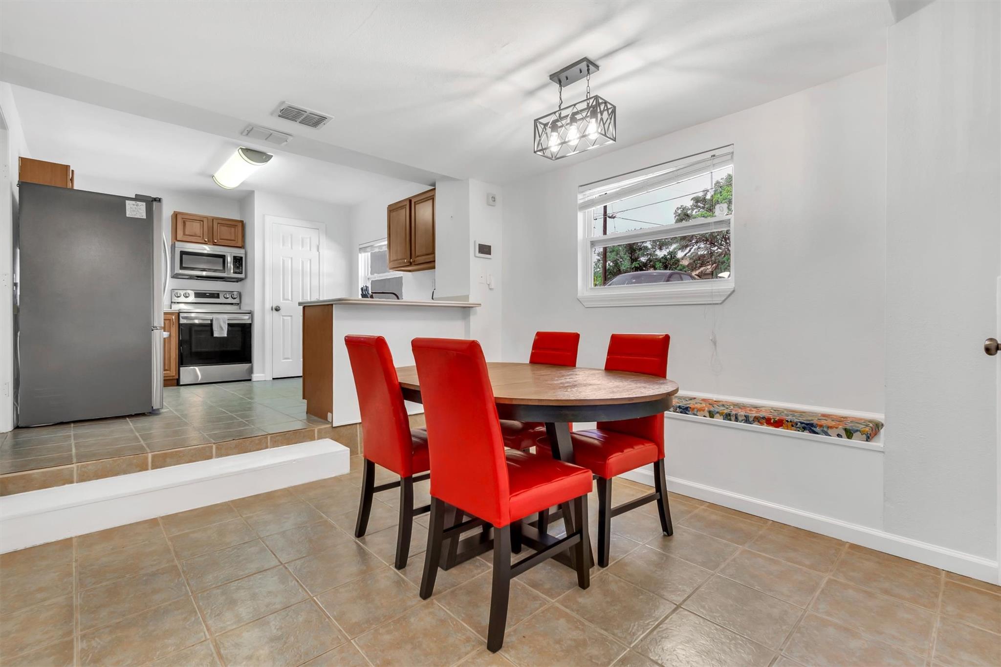 612 Mockingbird DR