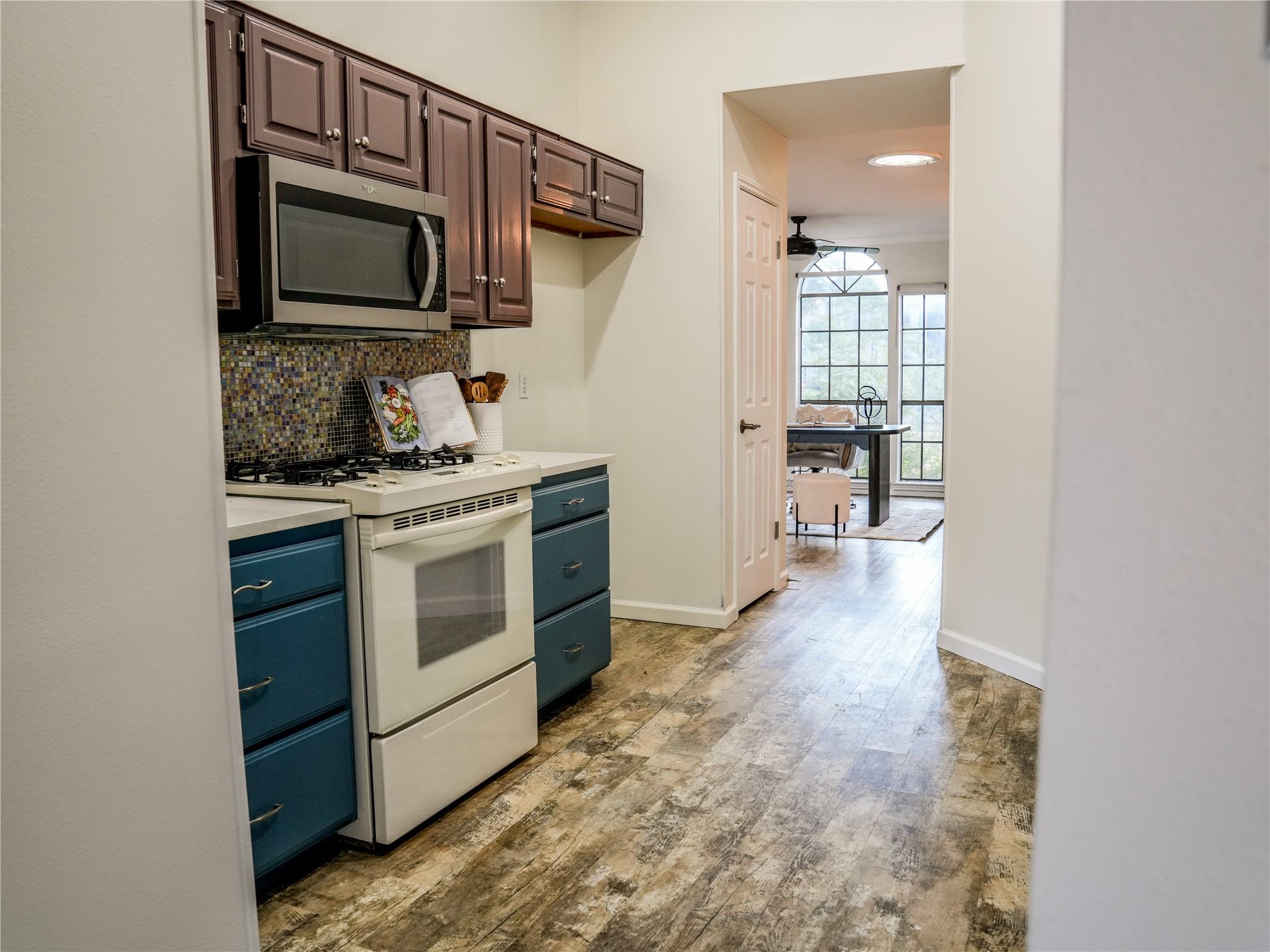12903 Stanzel DR