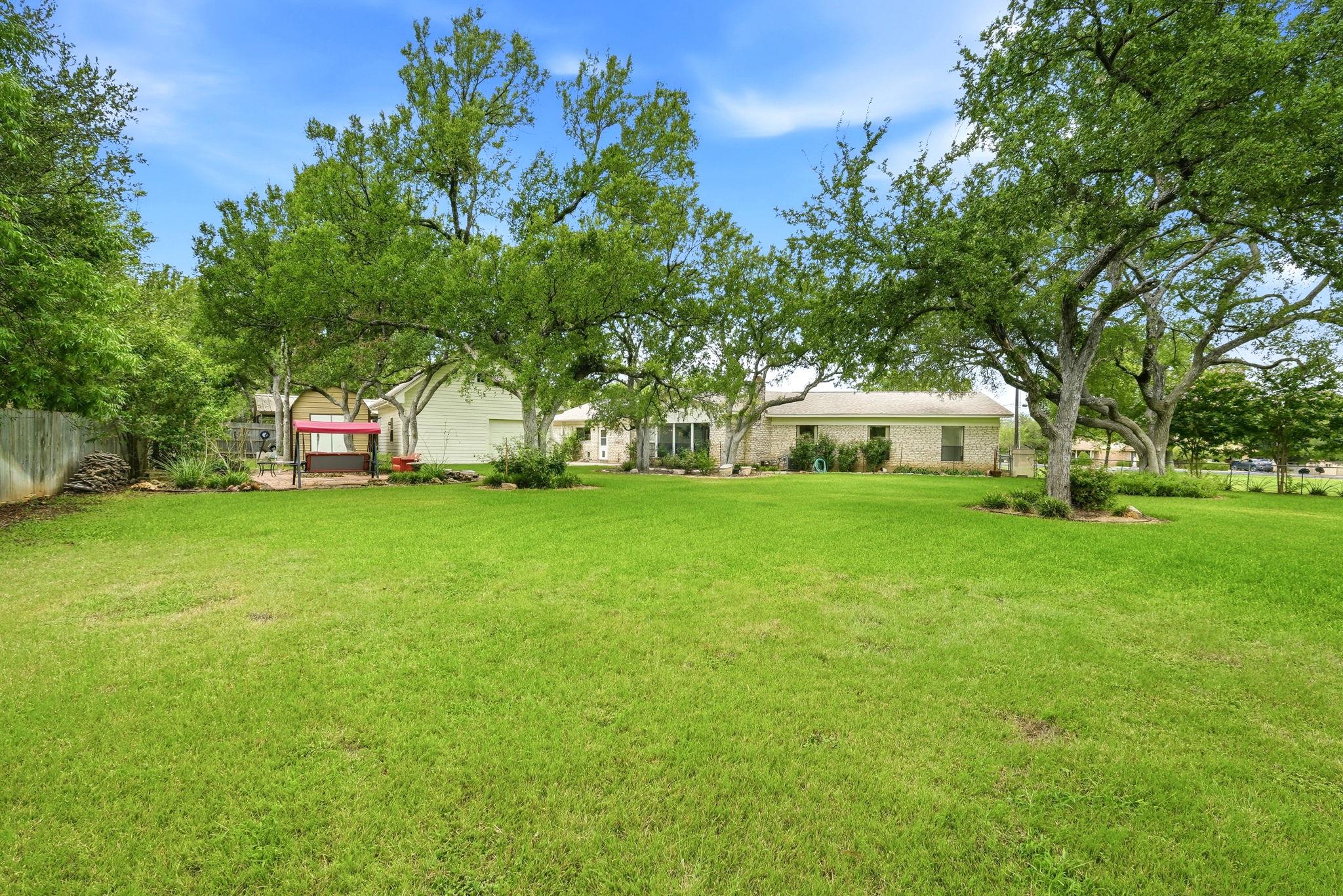 126 E Esparada DR