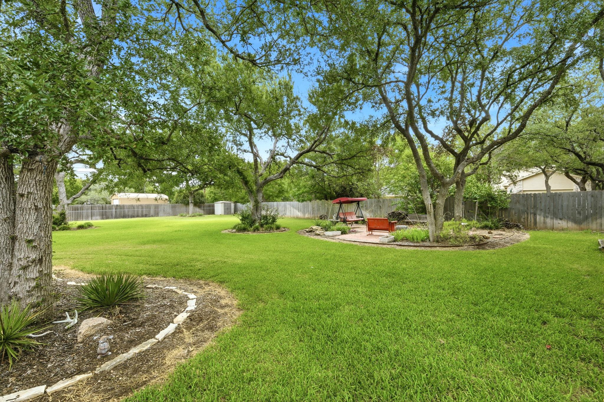 126 E Esparada DR