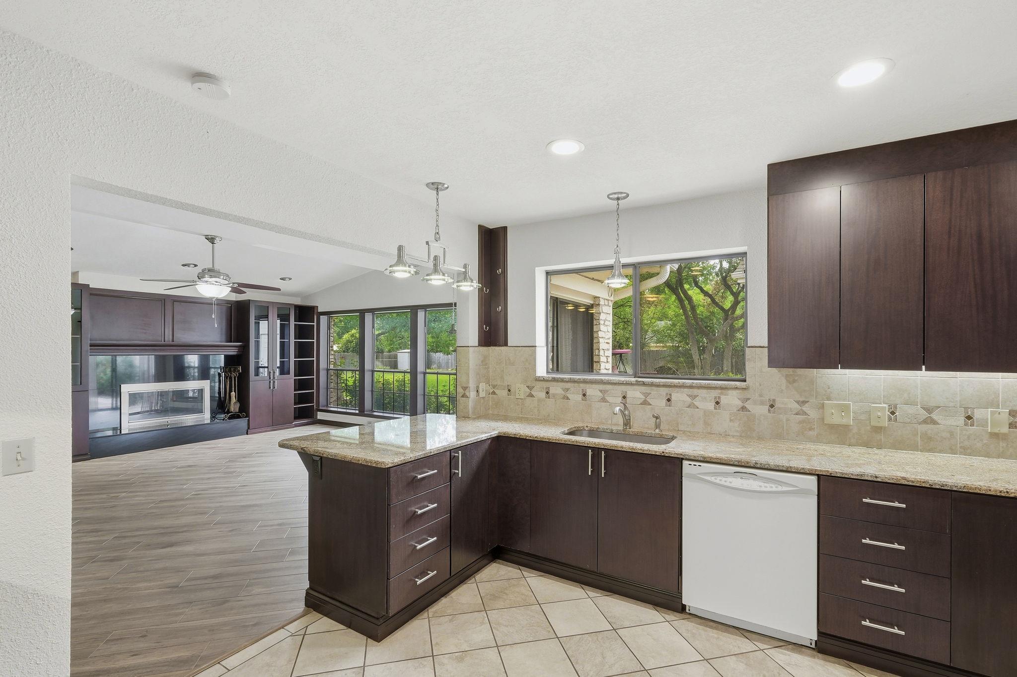 126 E Esparada DR