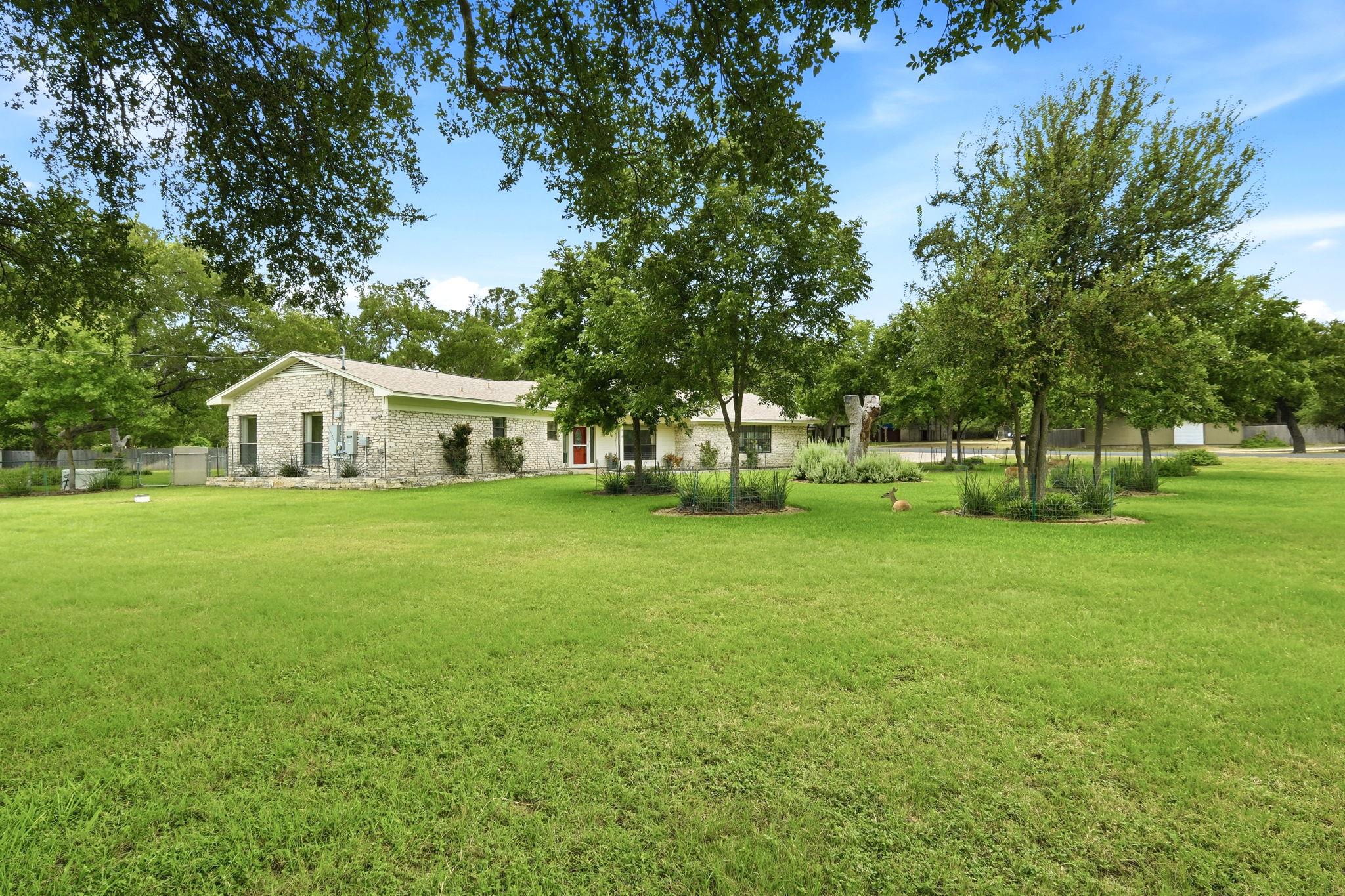 126 E Esparada DR
