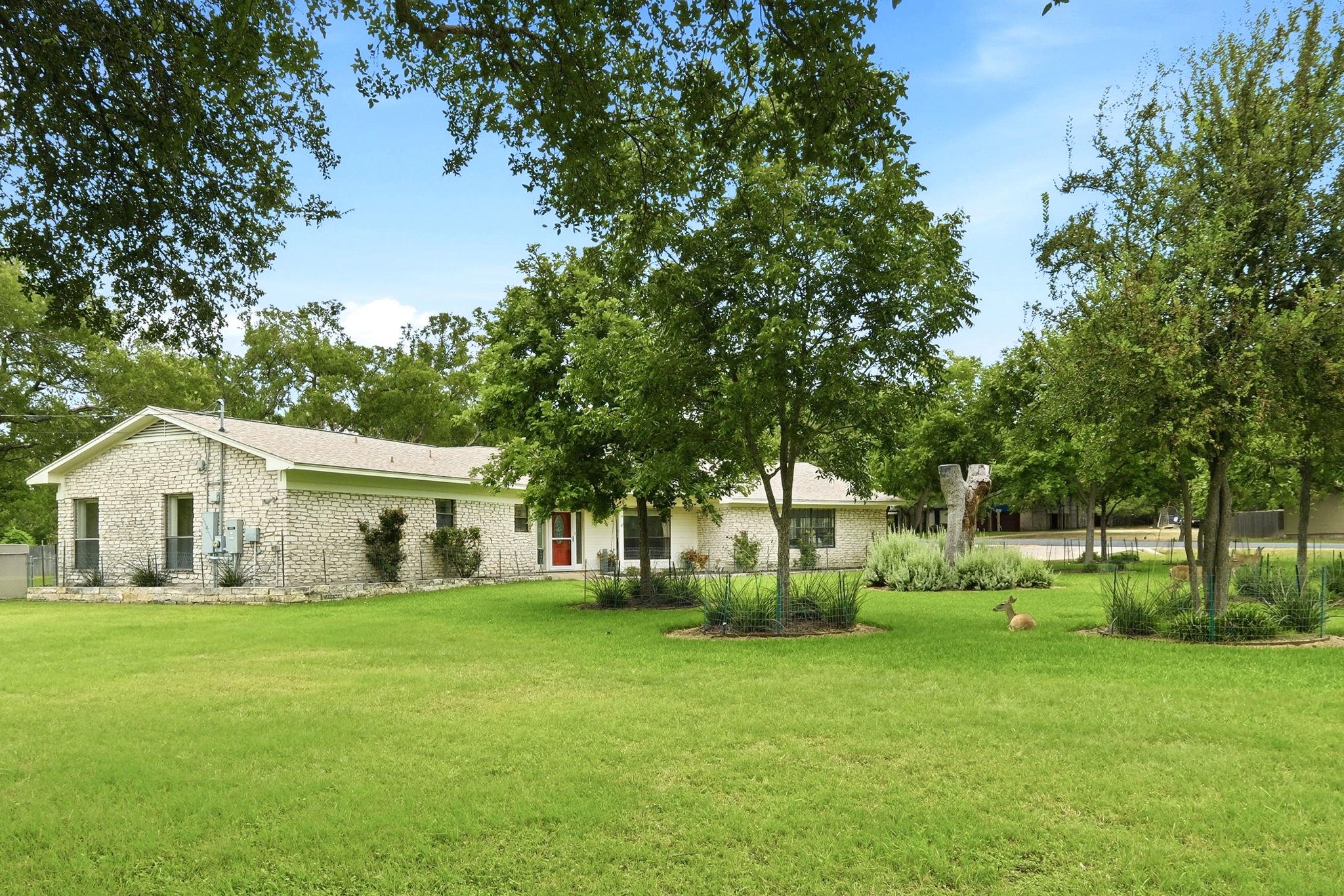 126 E Esparada DR