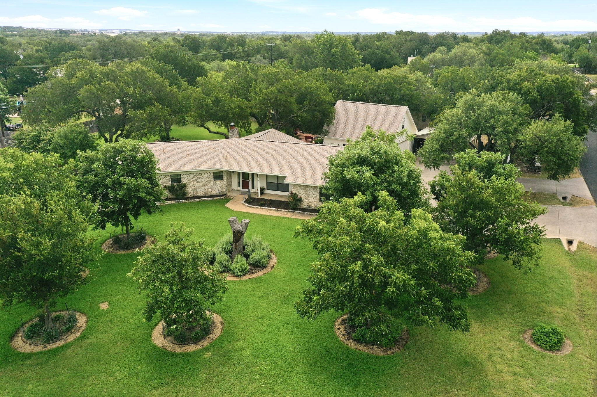 126 E Esparada DR