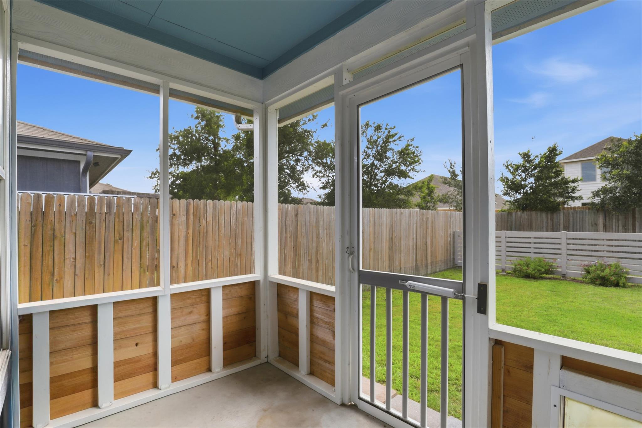 13804 Sierra Wind LN