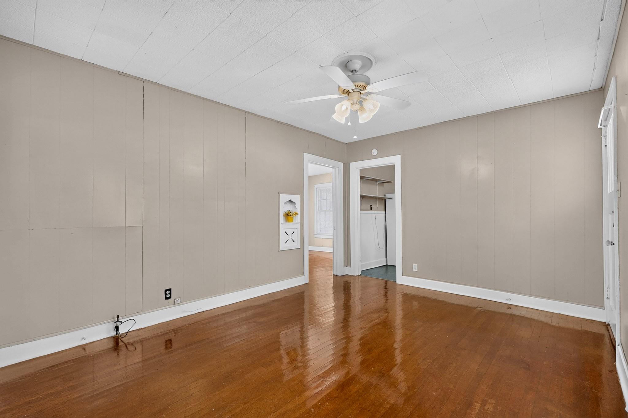 4205 Avenue B Unit: GarApt