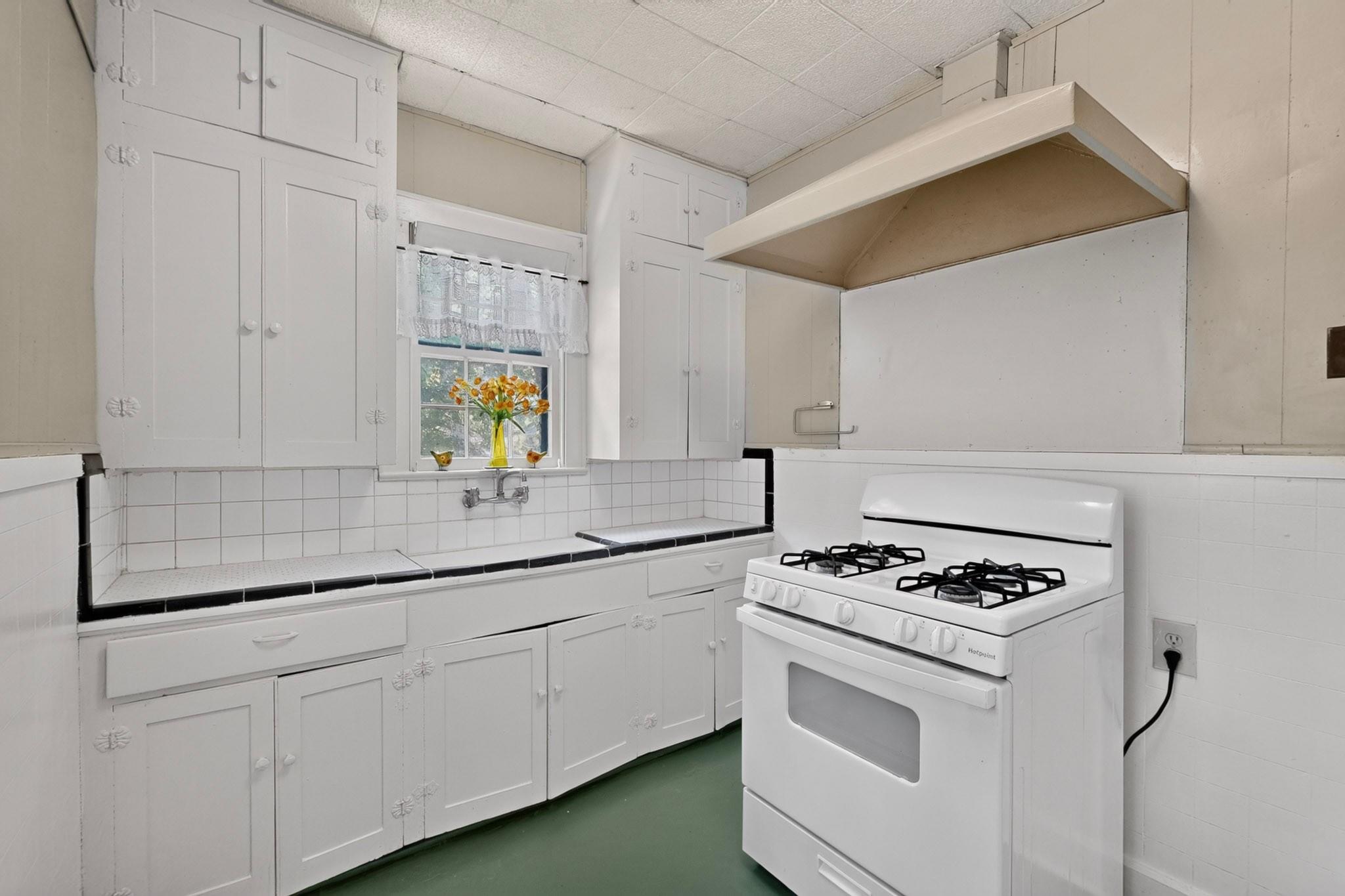 4205 Avenue B Unit: GarApt