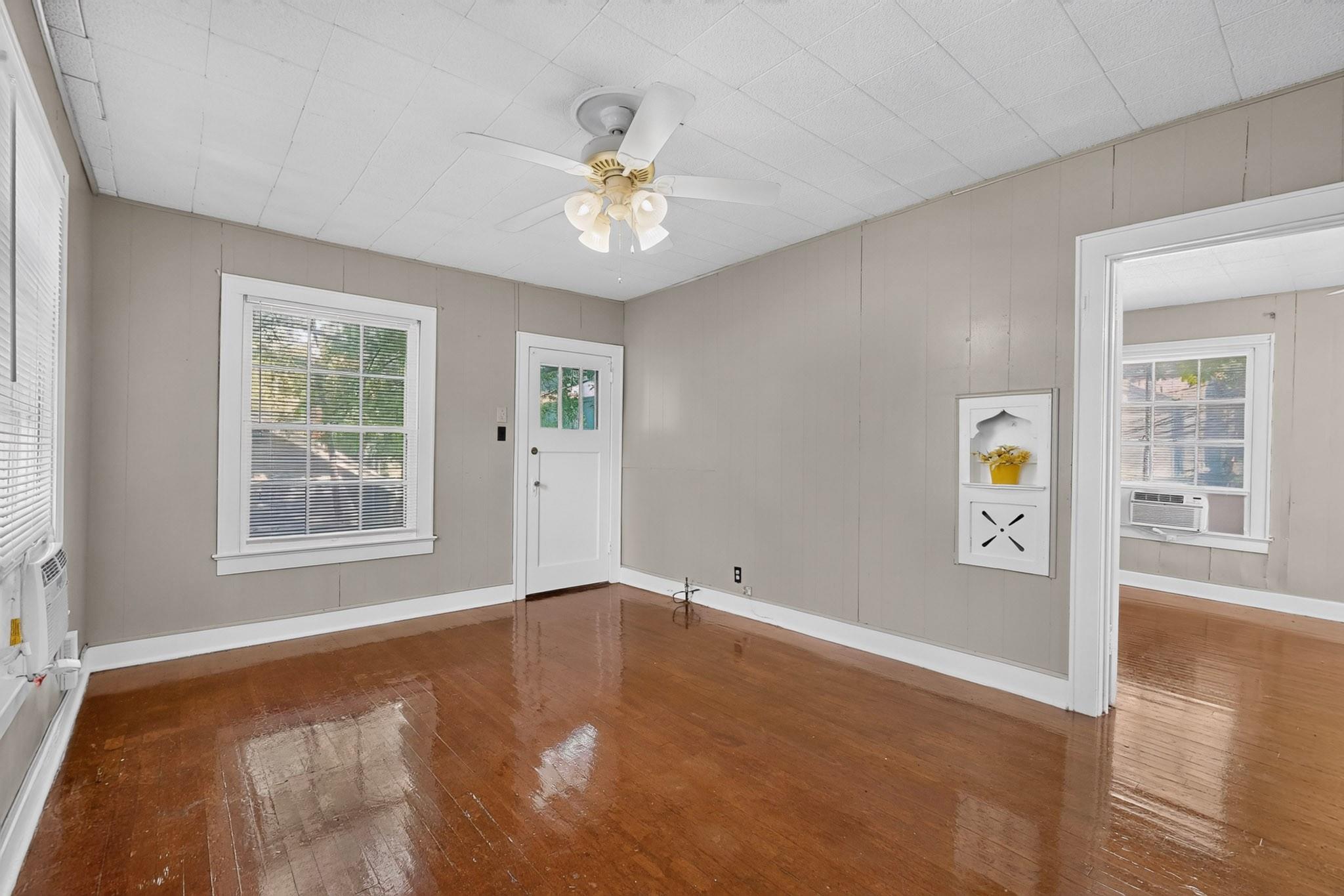4205 Avenue B Unit: GarApt