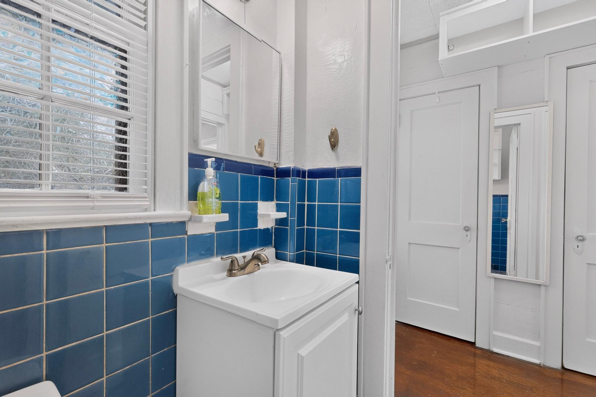 4205 Avenue B Unit: GarApt