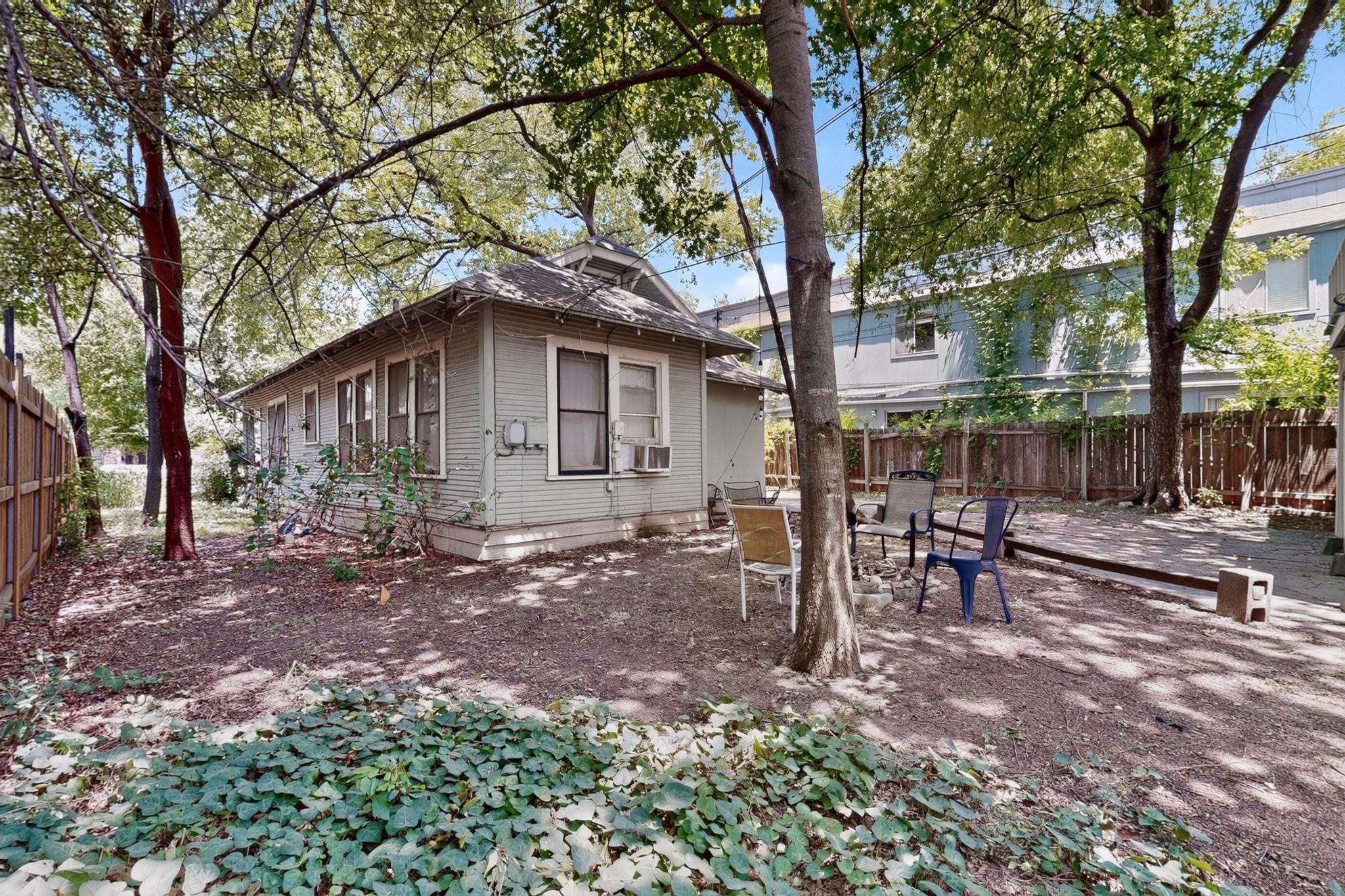 4205 Avenue B Unit: GarApt