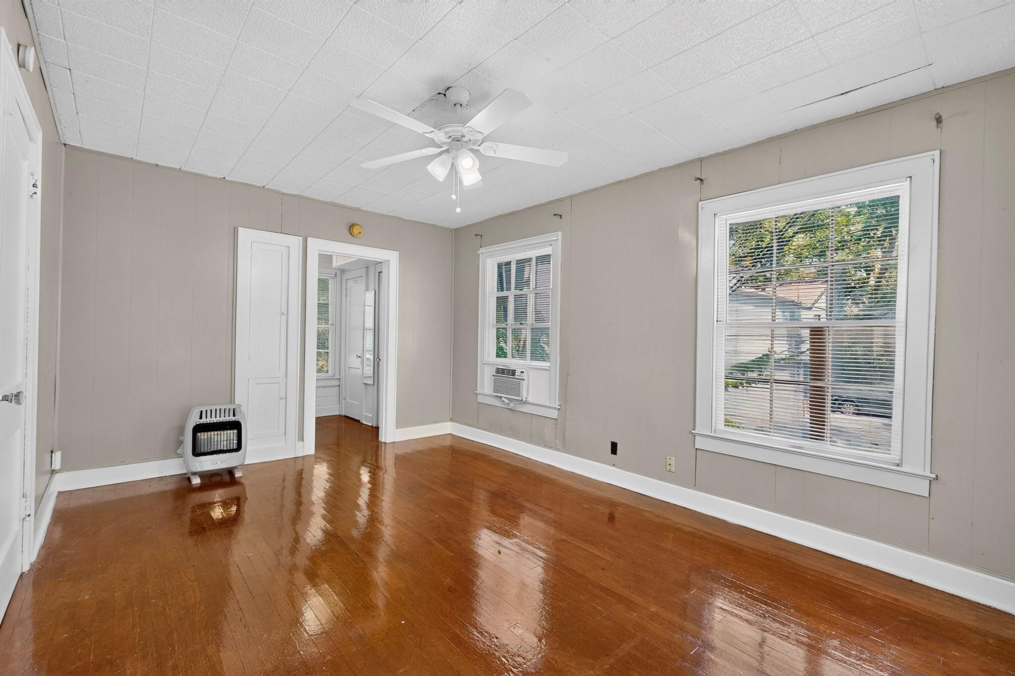 4205 Avenue B Unit: GarApt