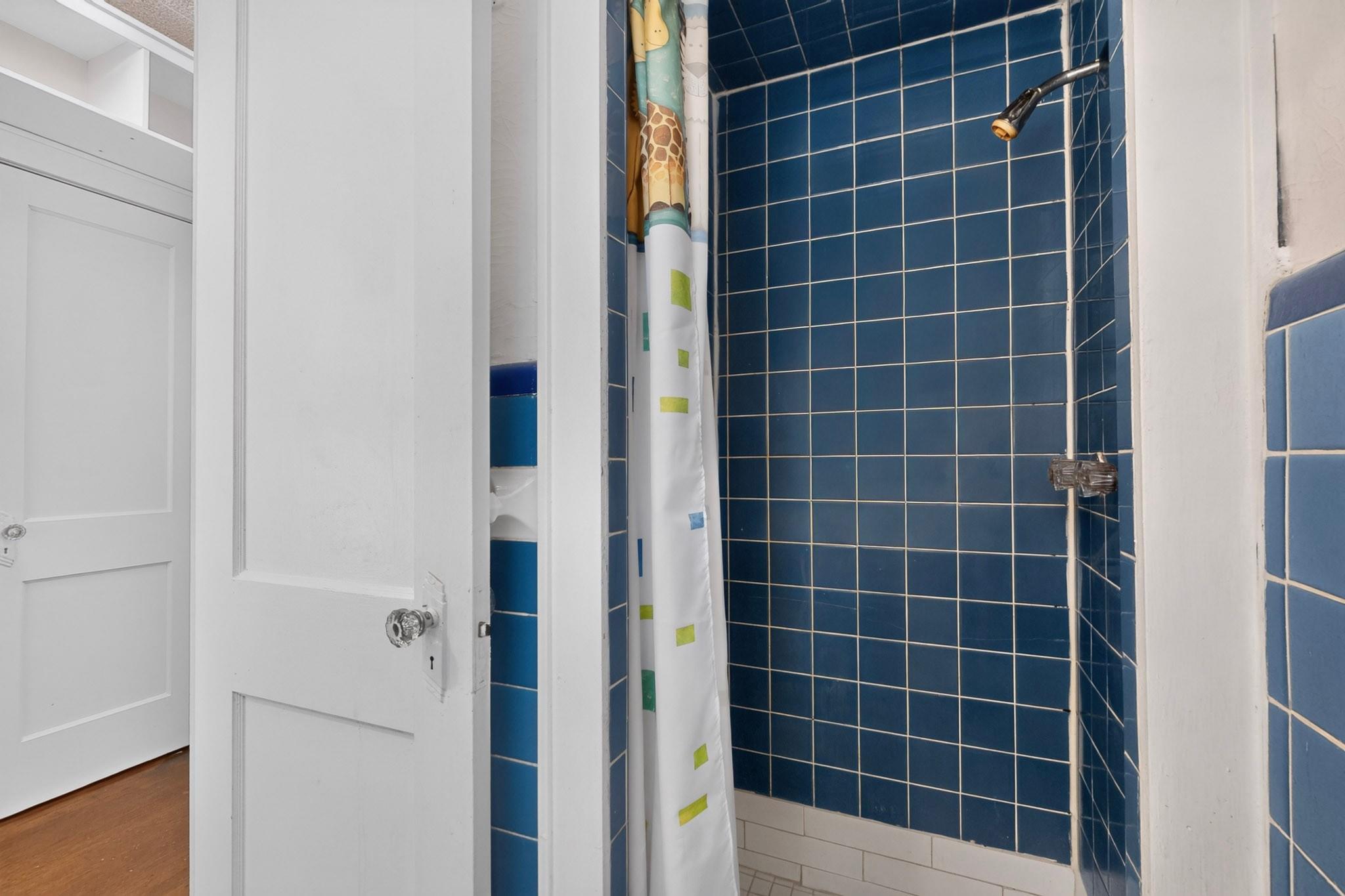 4205 Avenue B Unit: GarApt