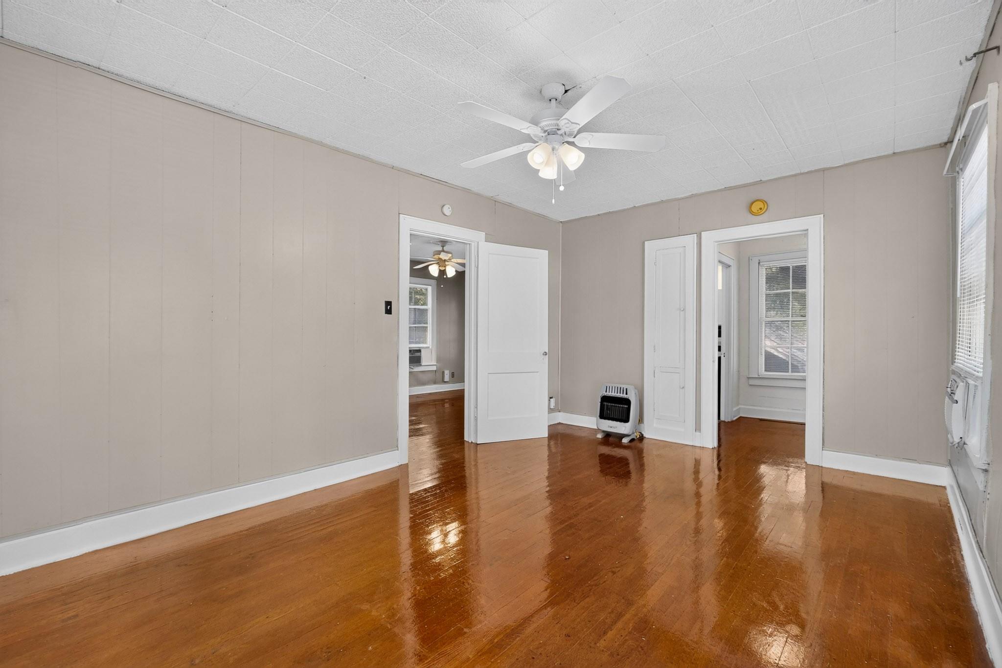 4205 Avenue B Unit: GarApt