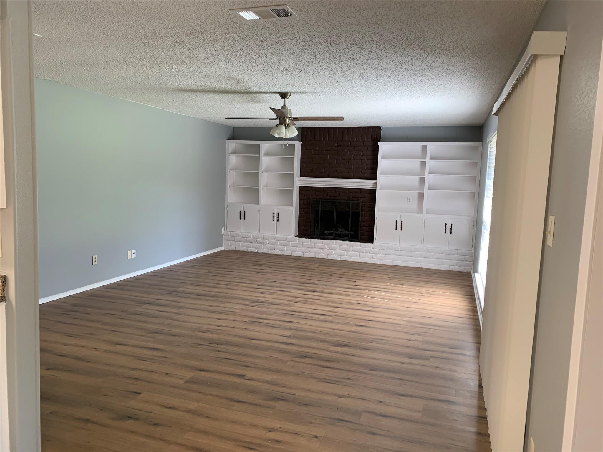 10015 NW Woodland Village DR