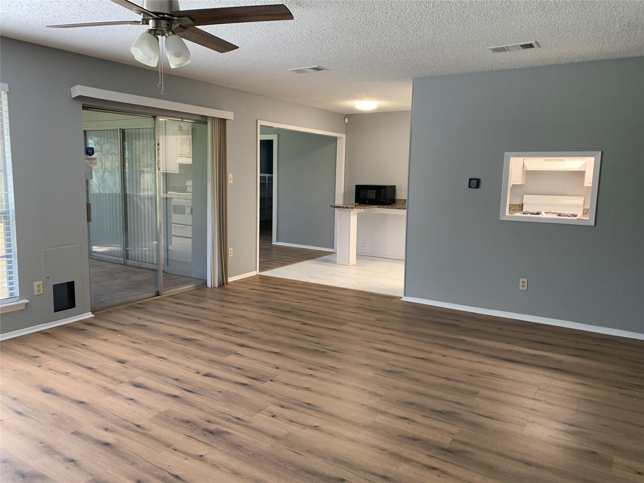 10015 NW Woodland Village DR