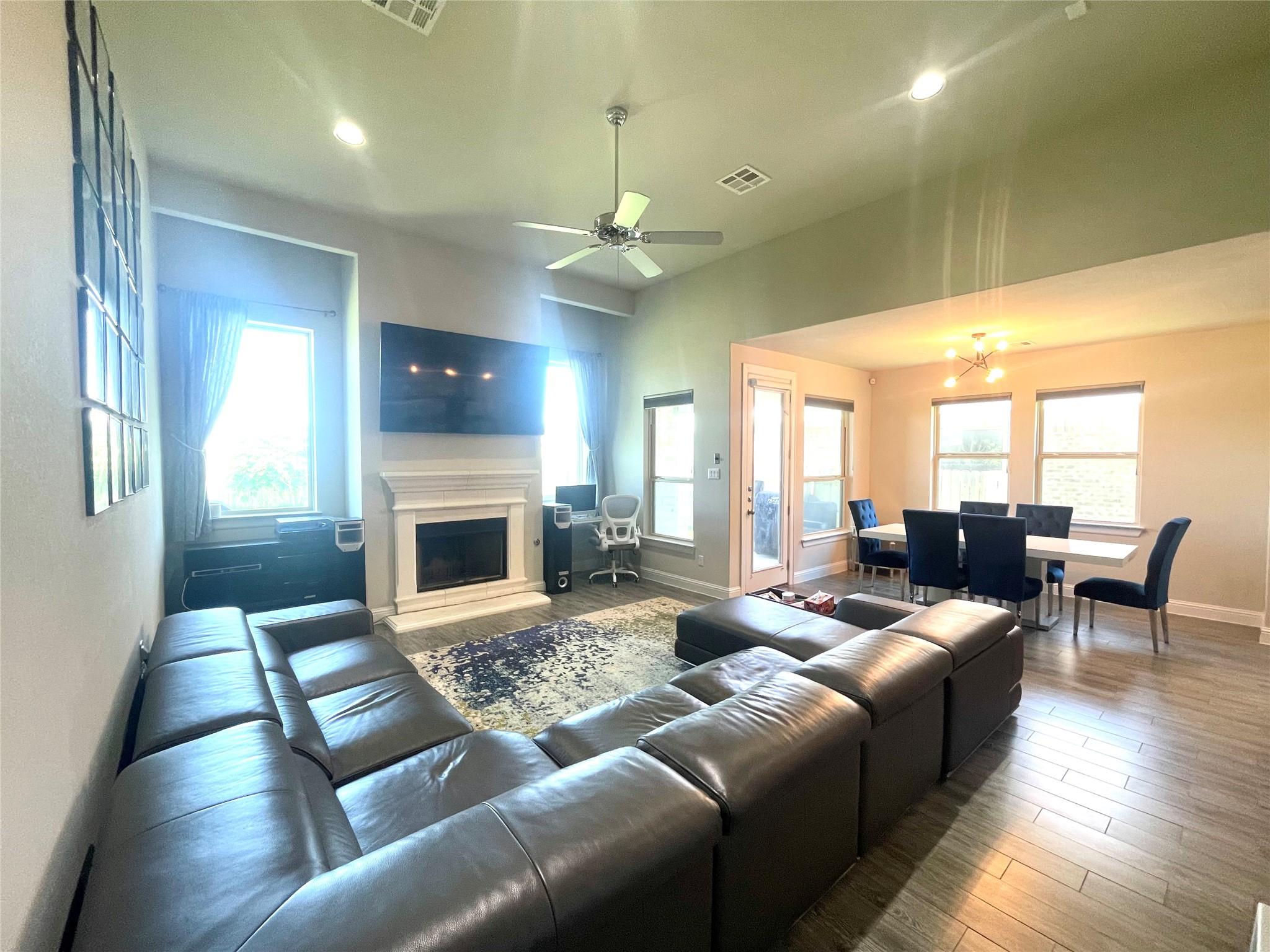 6829 Brindisi PL