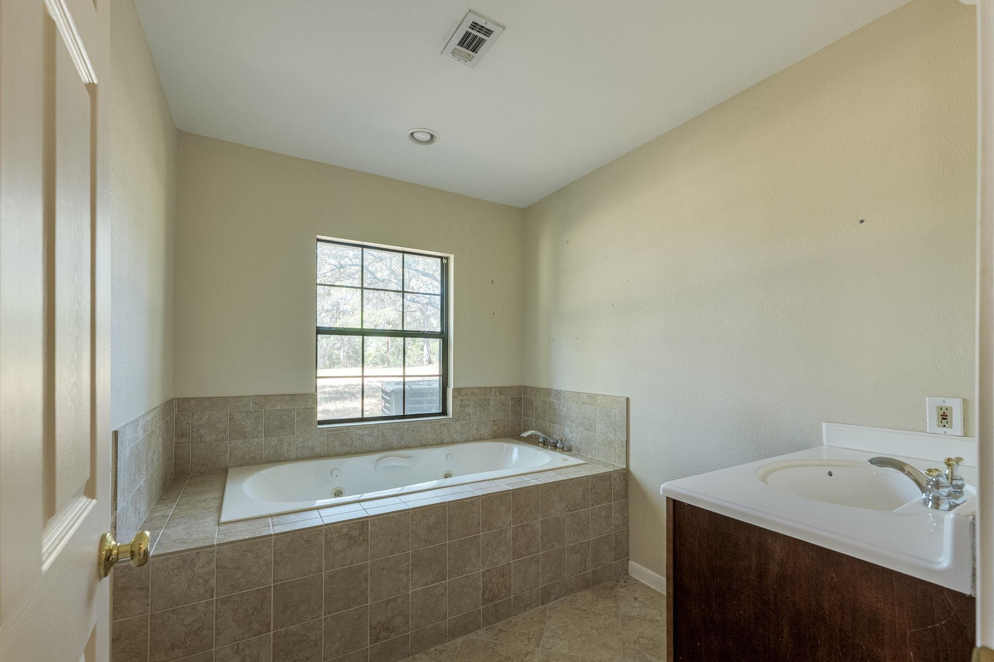 122 Winding Creek RD