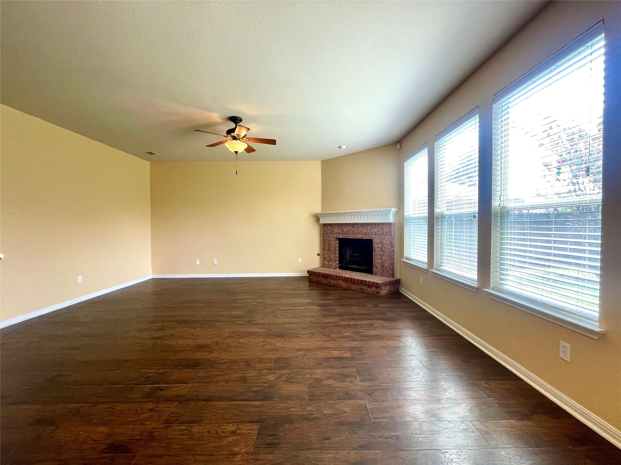 20625 Farm Pond LN