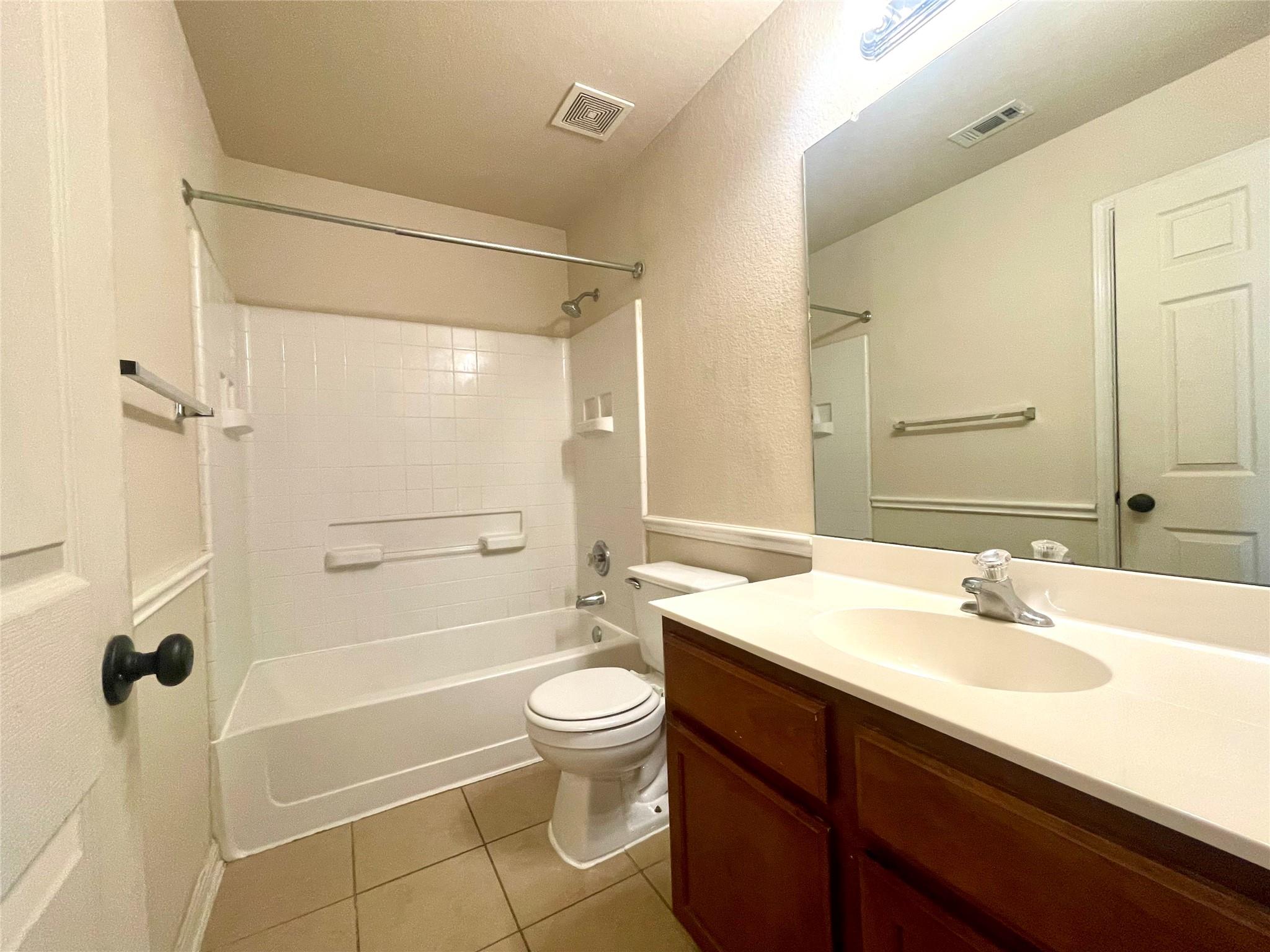 20625 Farm Pond LN