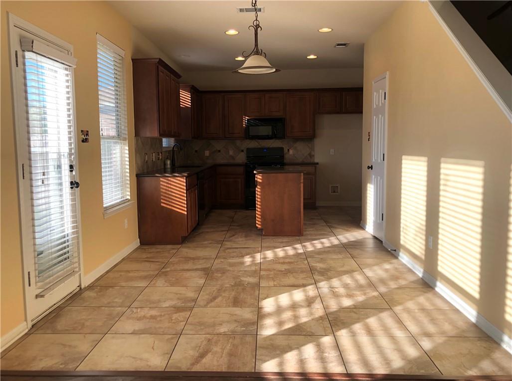 20625 Farm Pond LN