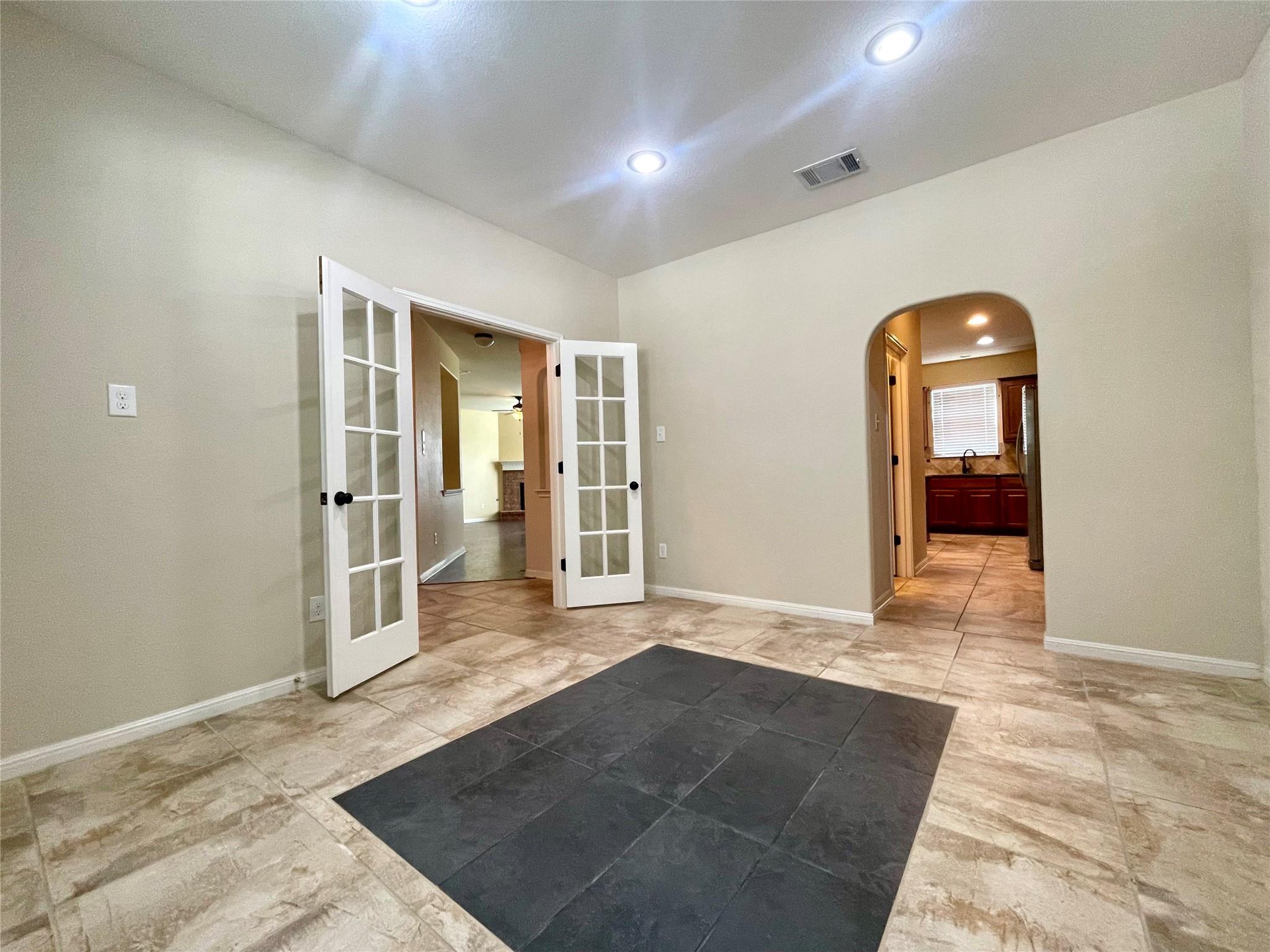 20625 Farm Pond LN