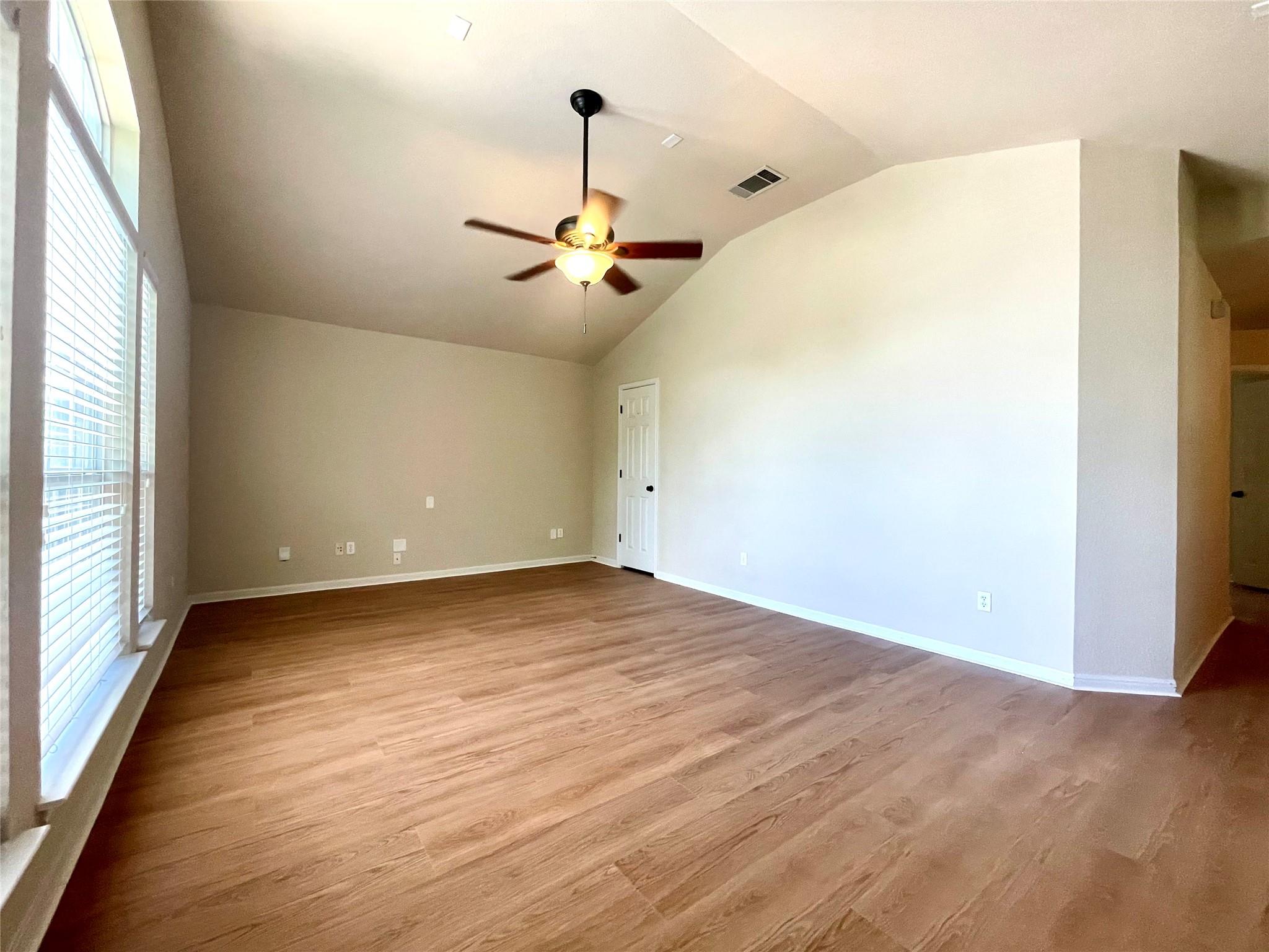 20625 Farm Pond LN
