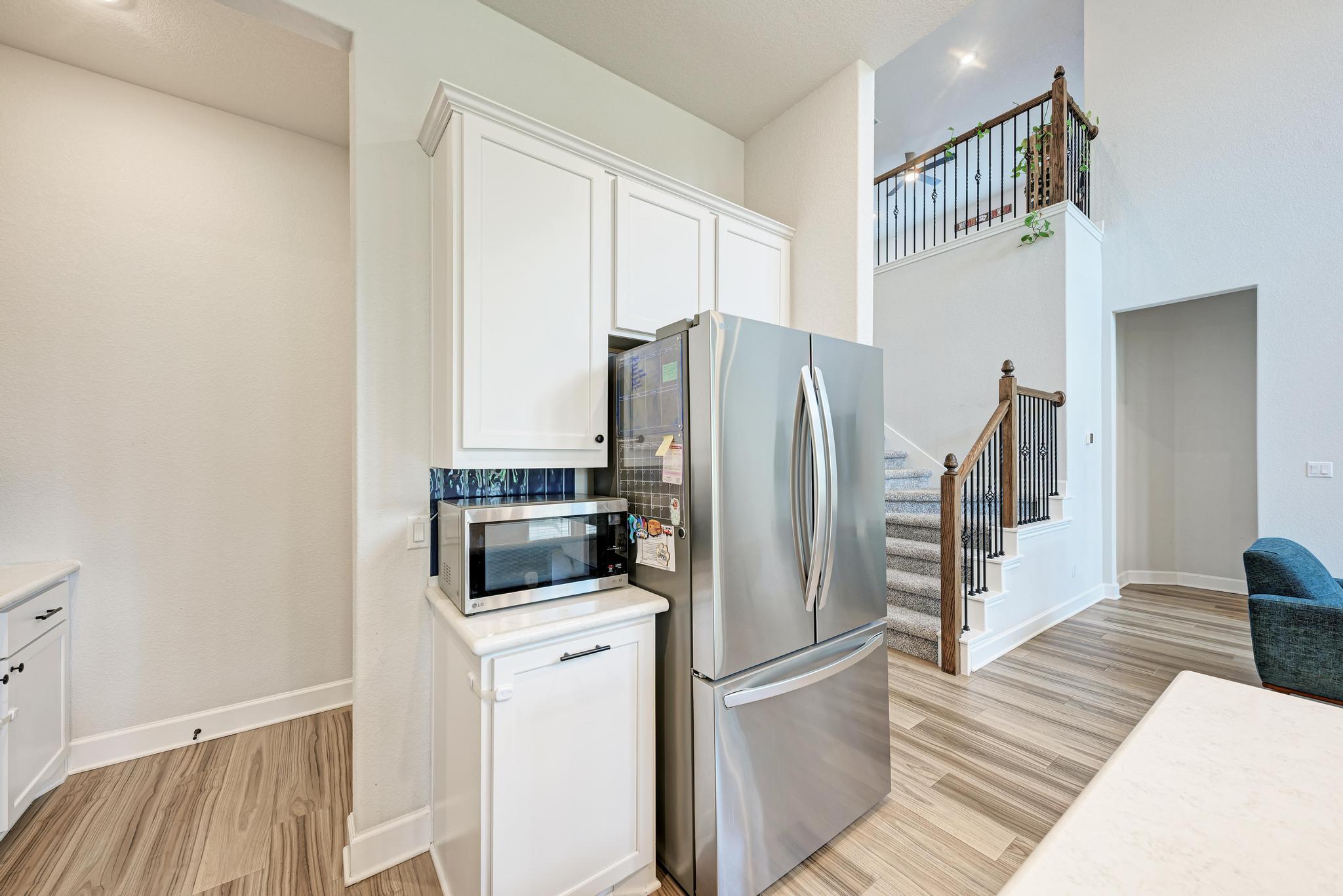 1105 White Daisy LN