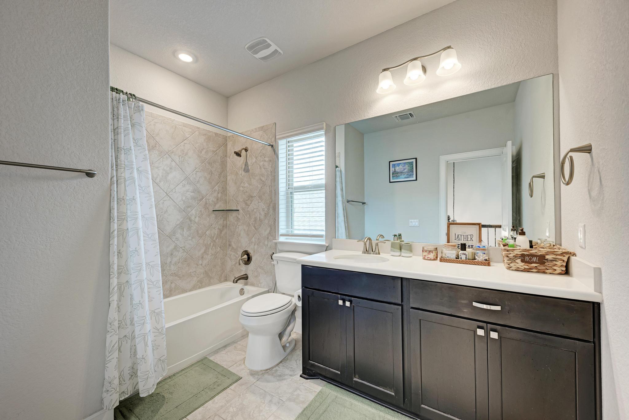 1105 White Daisy LN