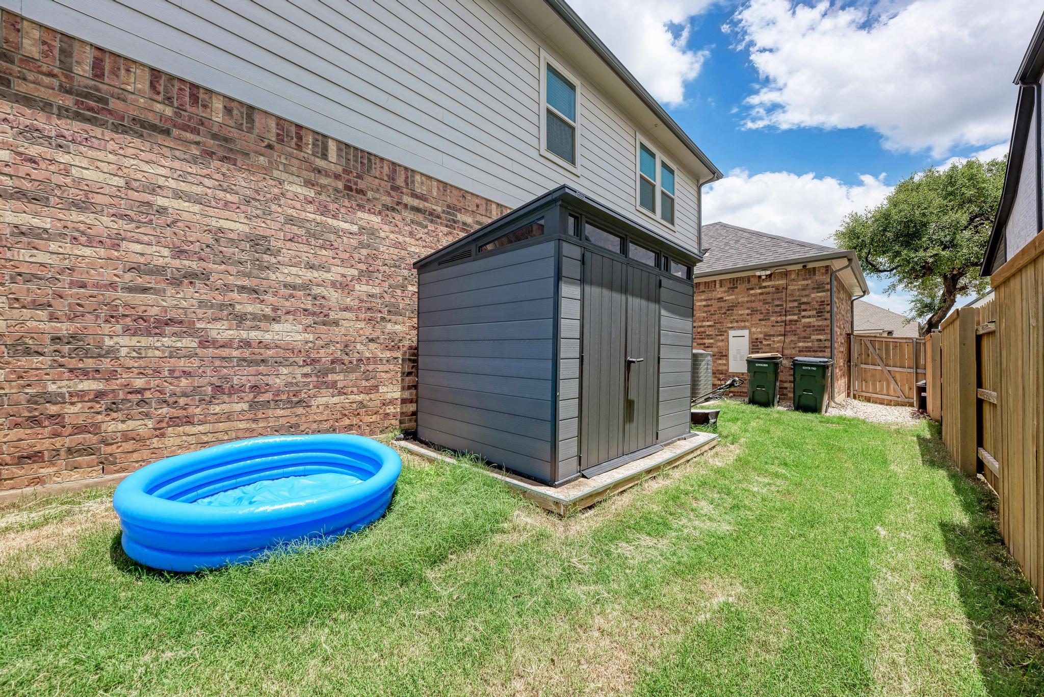 1105 White Daisy LN