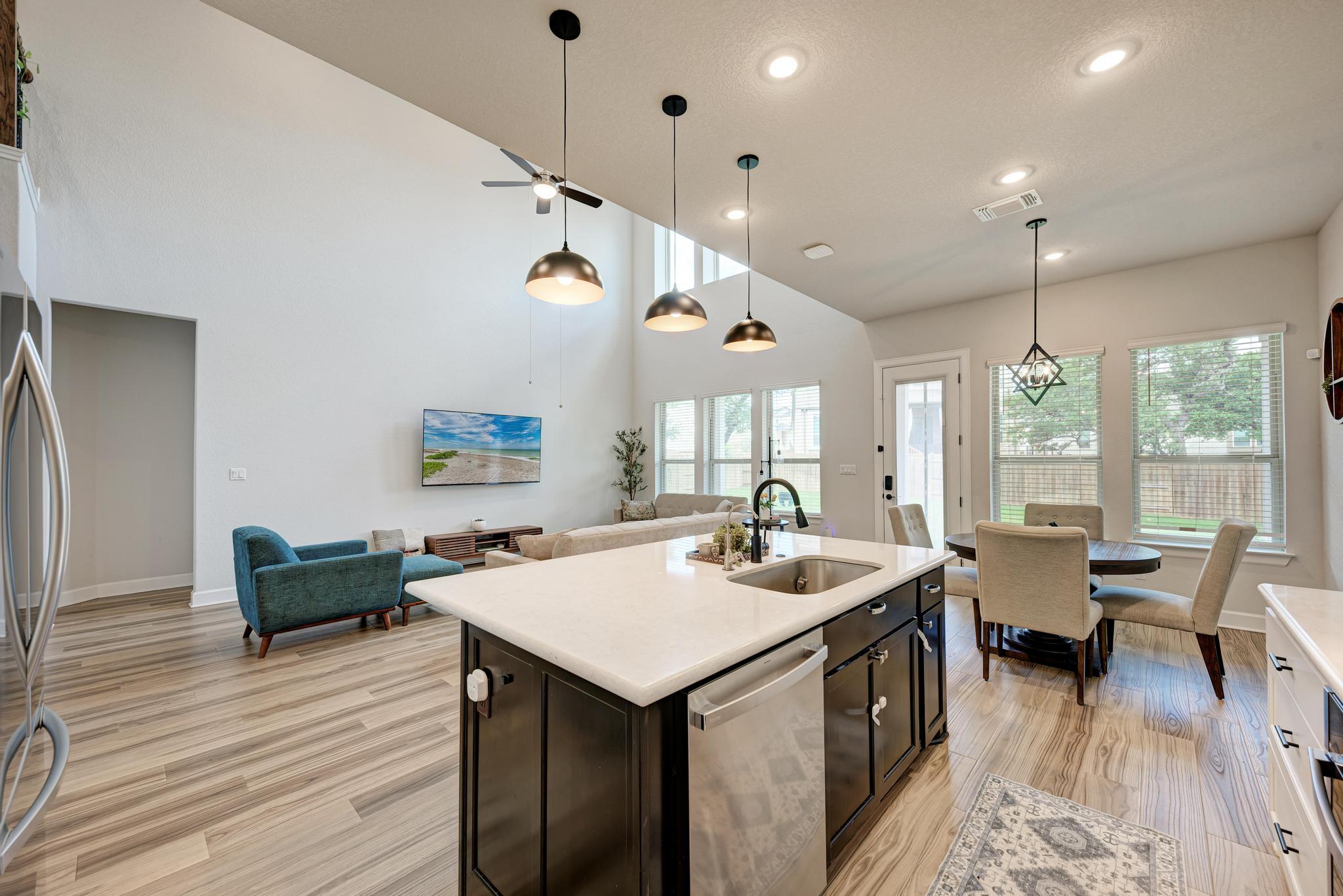 1105 White Daisy LN