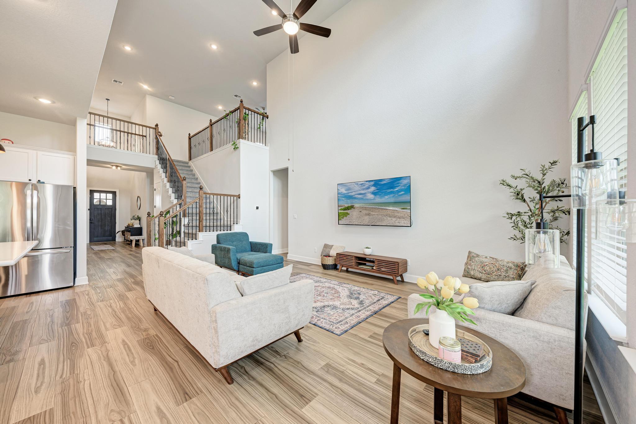 1105 White Daisy LN