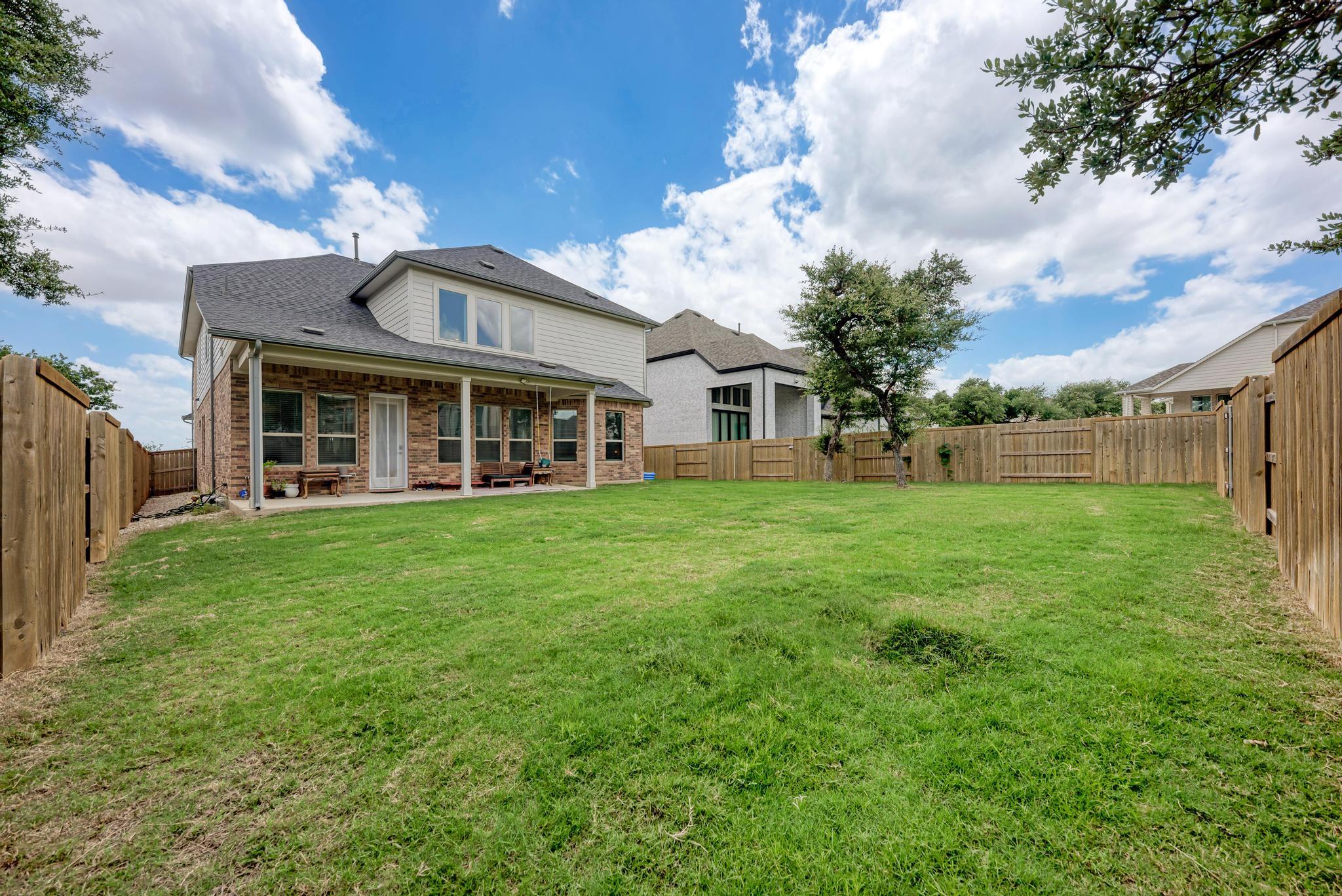 1105 White Daisy LN